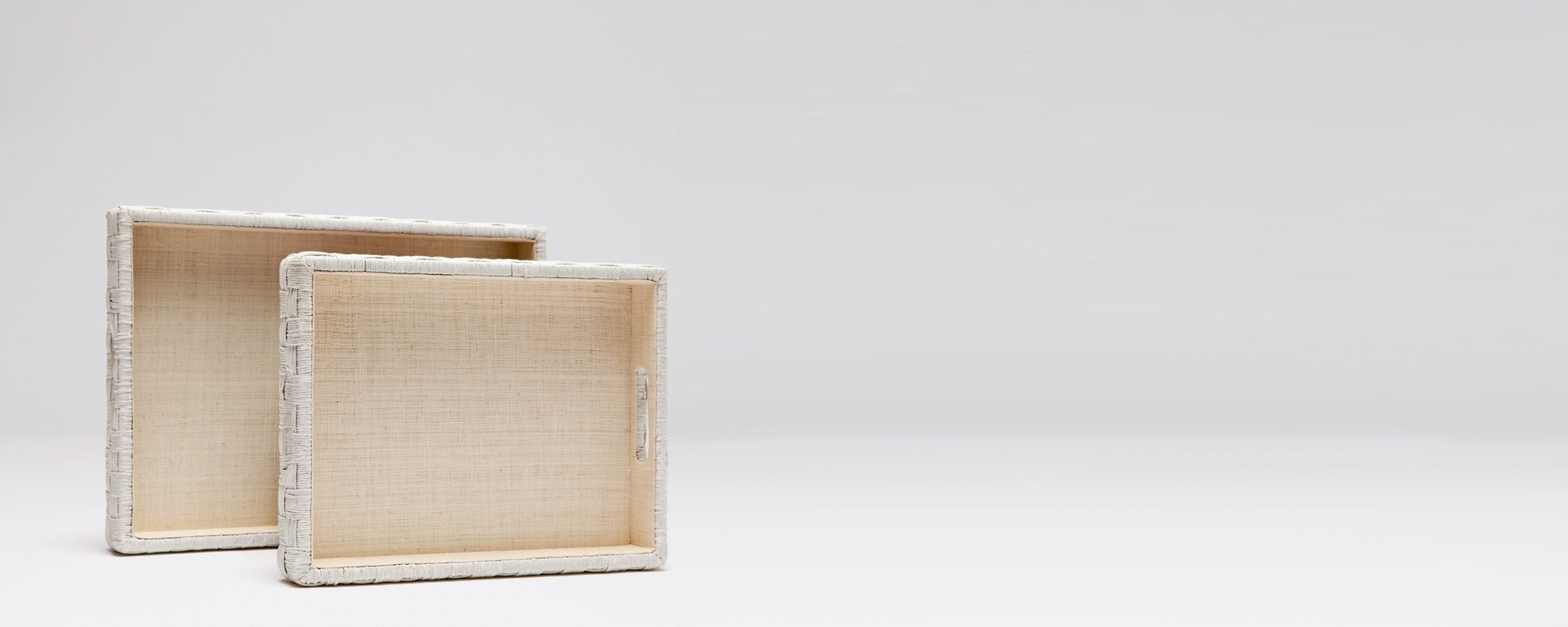 white rope & raffia tray, small