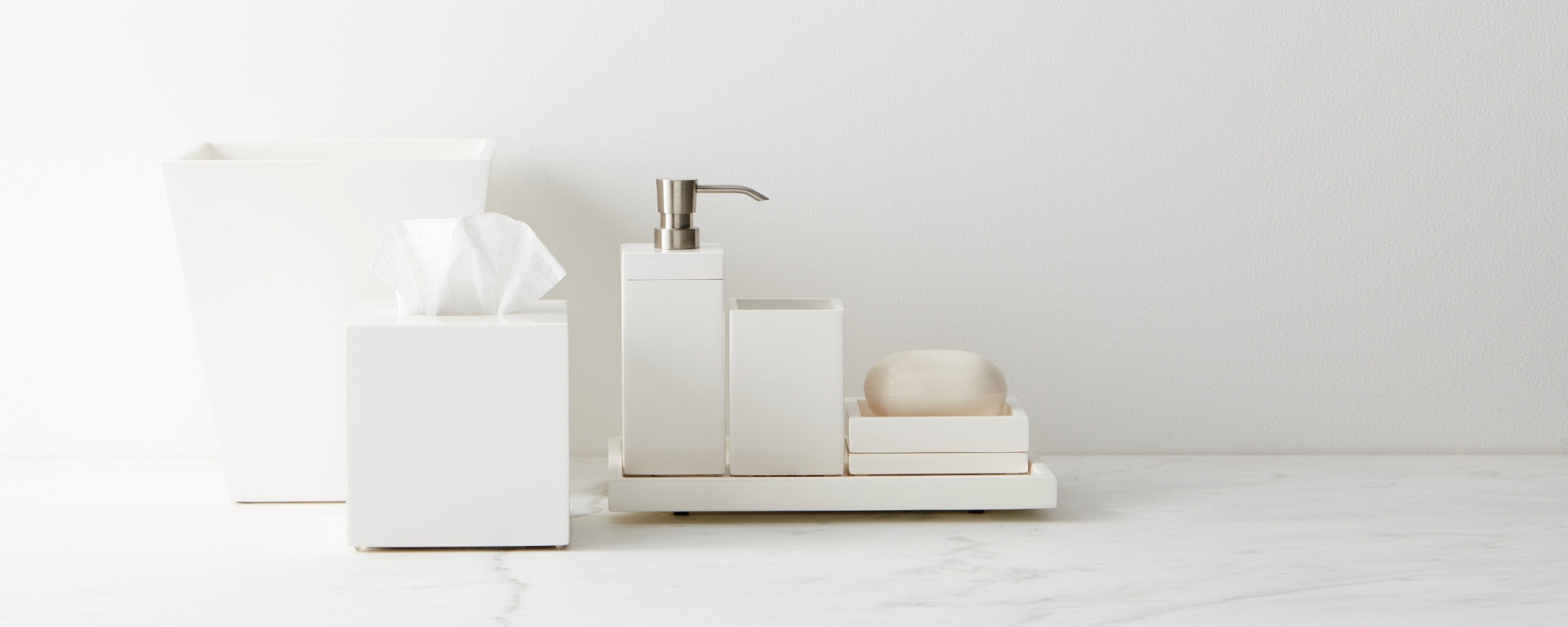 white lacquer brush holder
