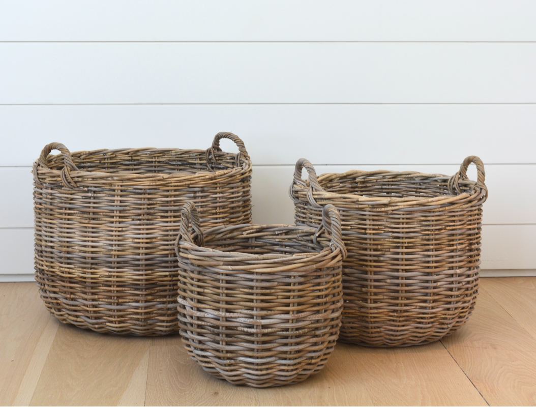 grey round basket, small