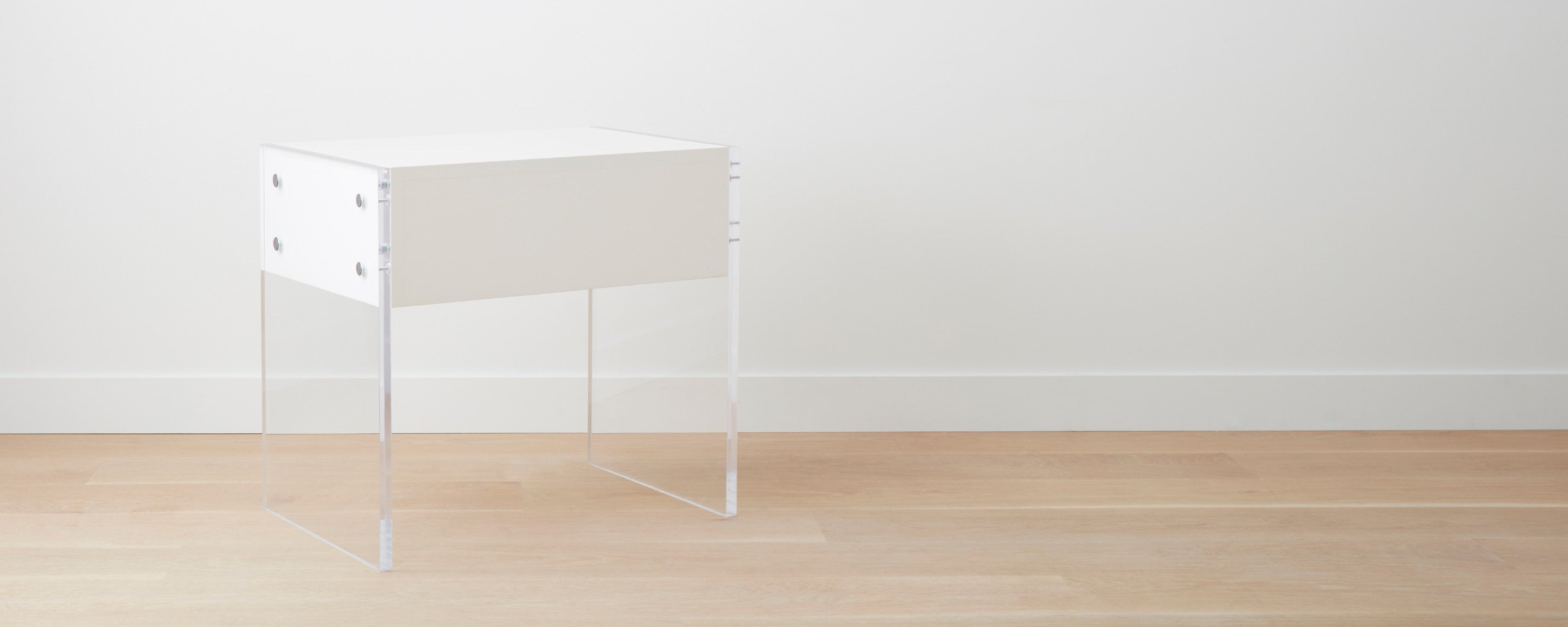 the homenature dune lacquer and lucite end table