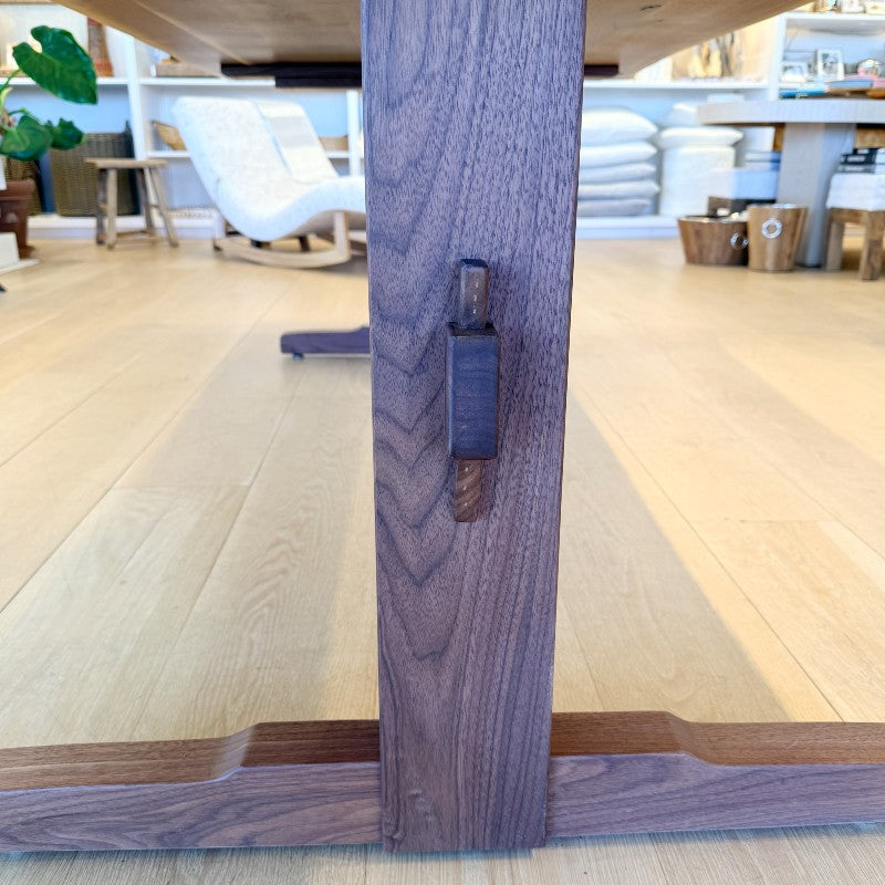 the sebonac dining table