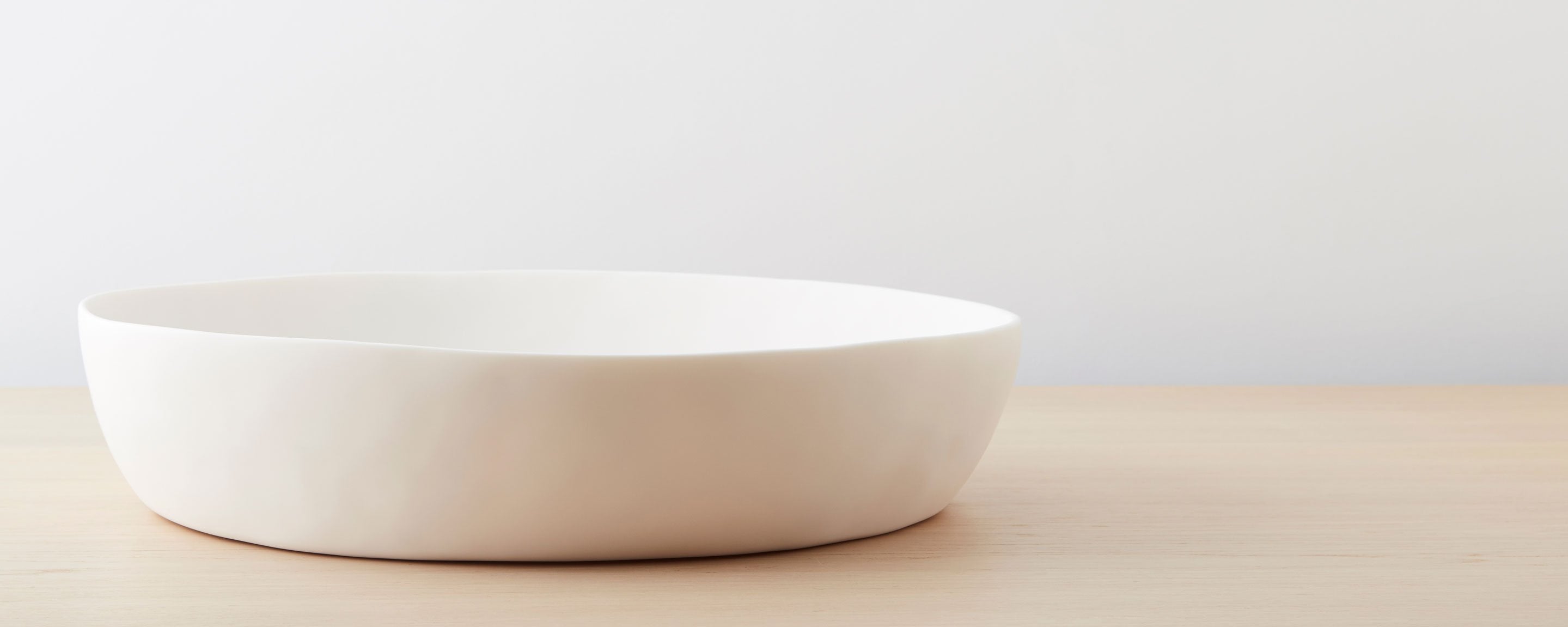 resin wide bowl extra large, white