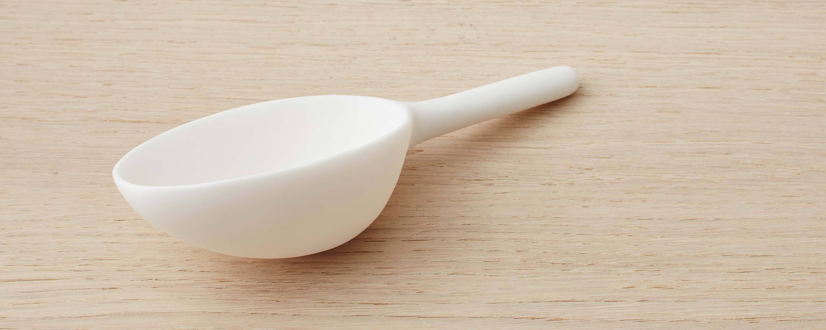 resin ice scoop, white