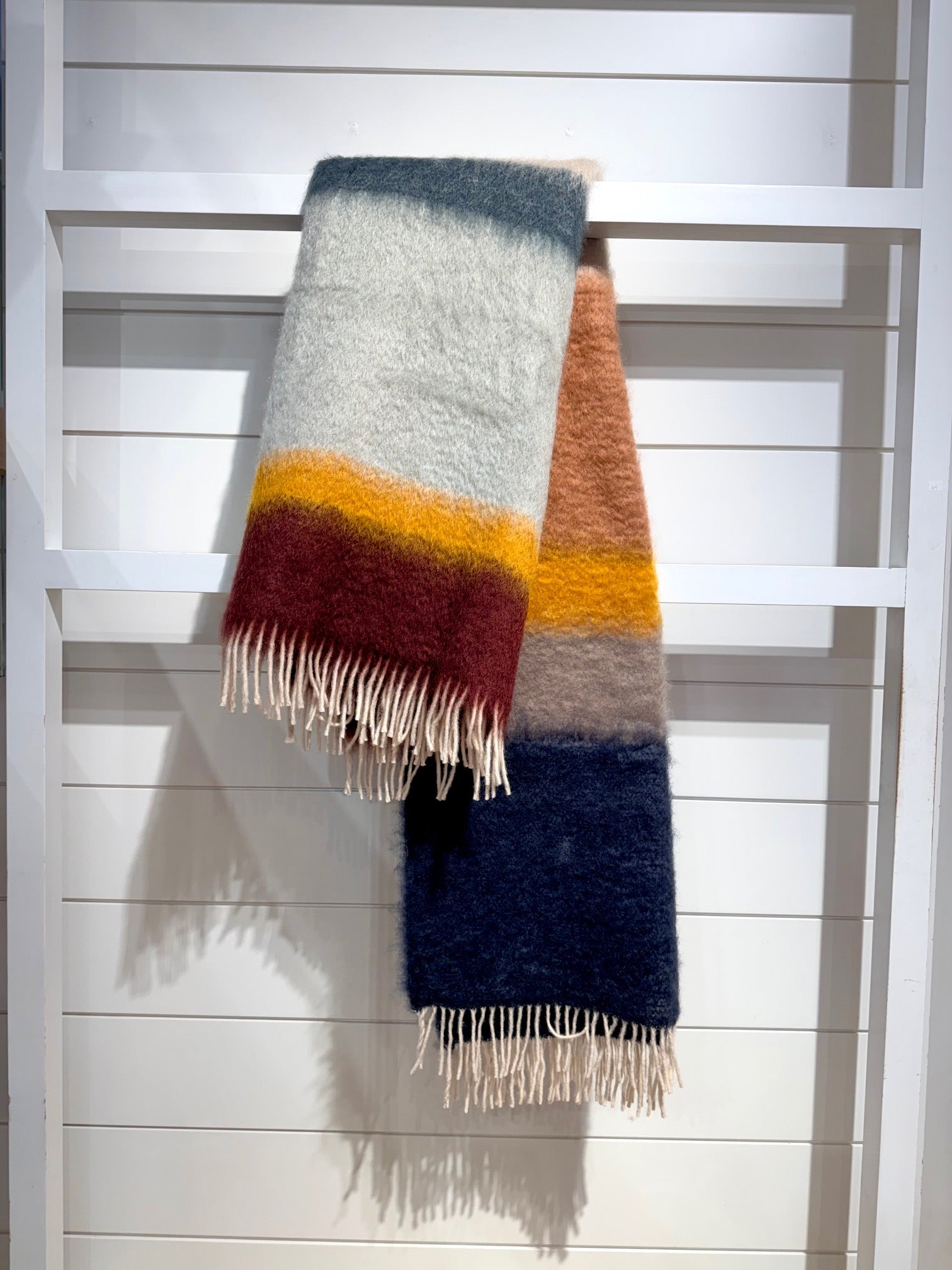 horizon throw, maroon