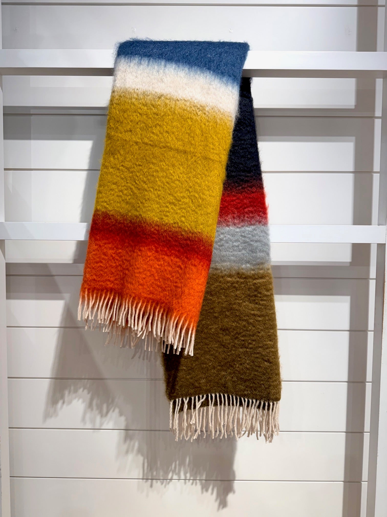 horizon throw, peach