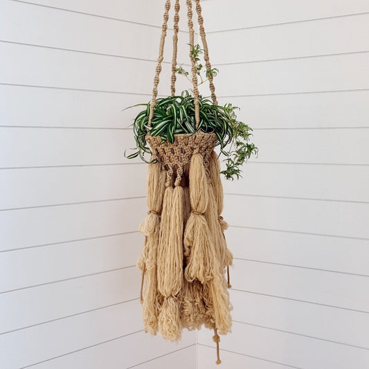 macrame plant holder