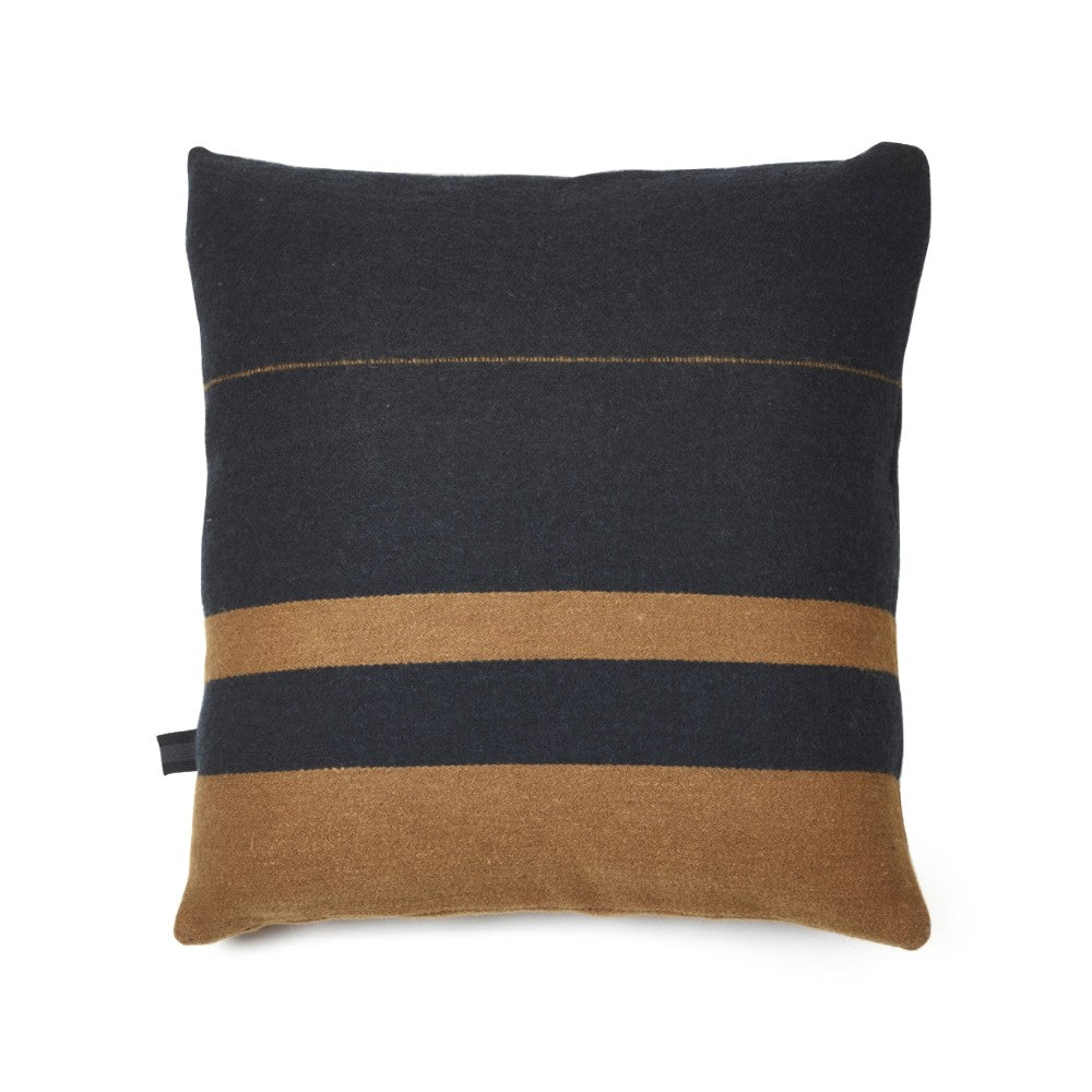oscar 25" pillow