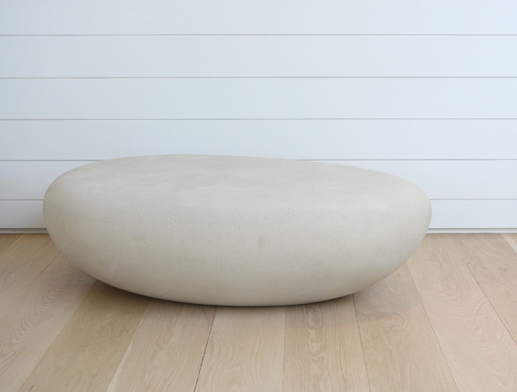 the outdoor small pebble coffee table