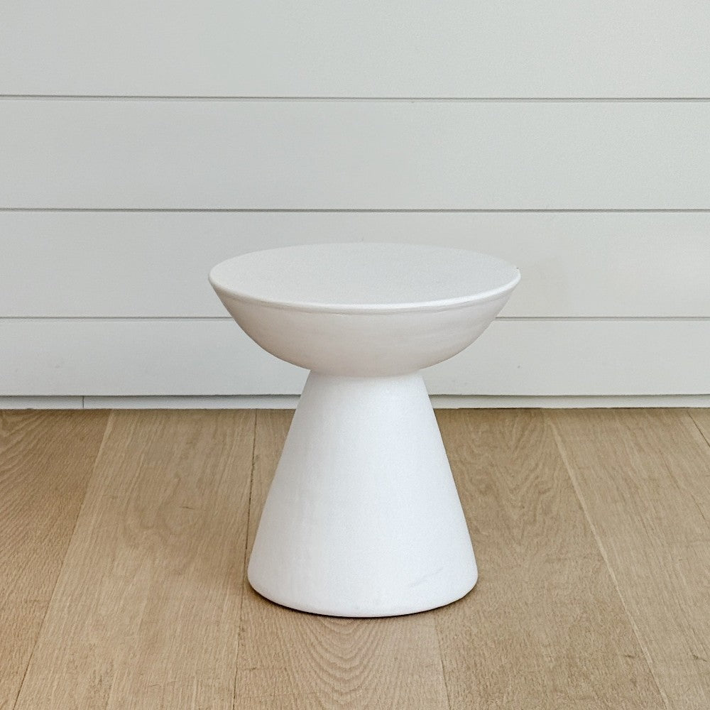 hamptons pedestal table 13"