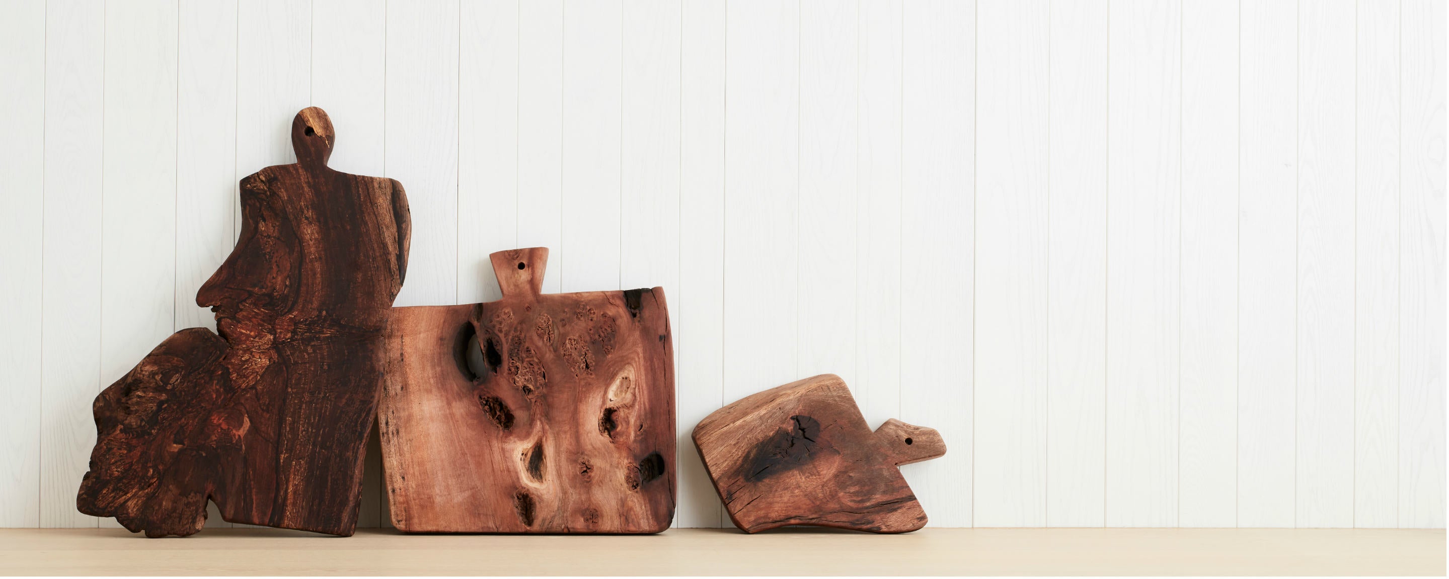 https://homenature.com/cdn/shop/products/handcrafted-cutting-boards_0587.jpg?v=1616548672